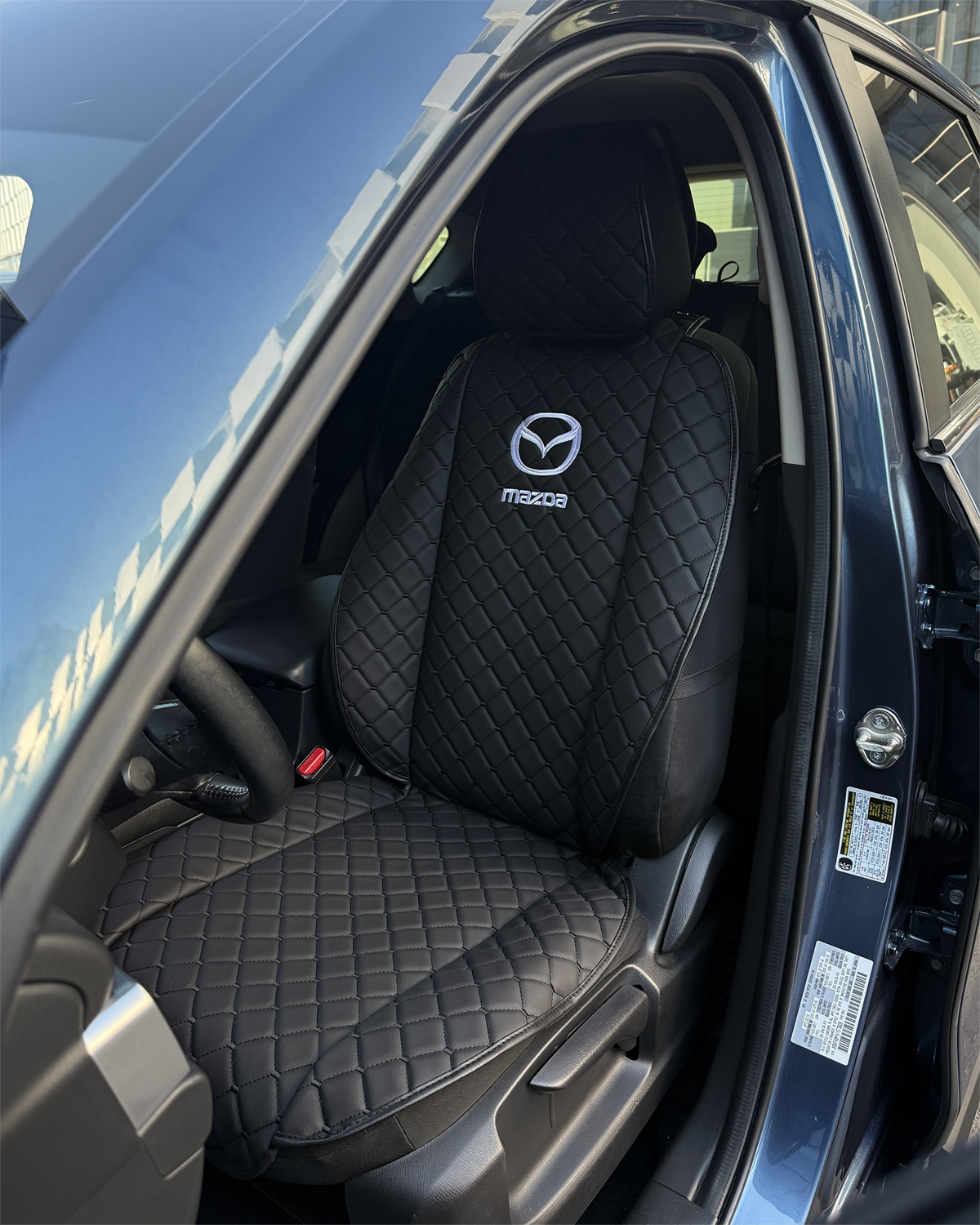 Комплект накидок на передні сидіння (чорна б/п еко шкіра) Mazda