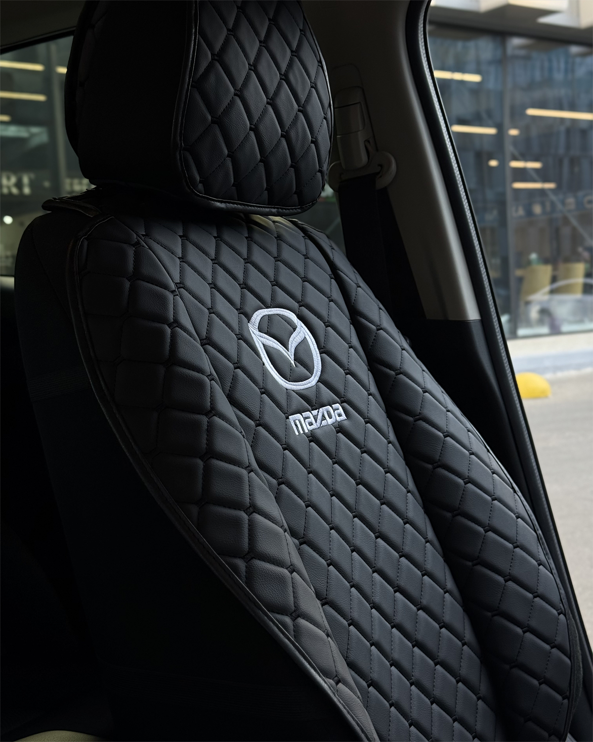 Комплект накидок на передні сидіння (чорна б/п еко шкіра) Mazda