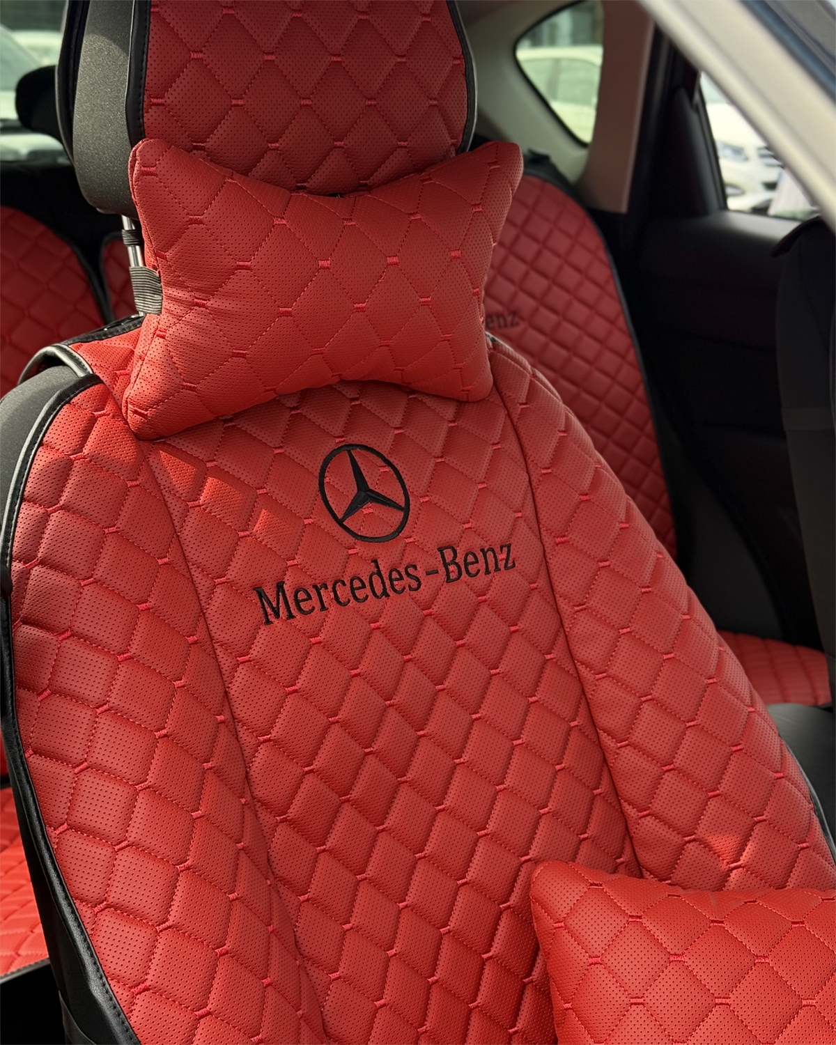 Комплект накидок на передні та задні сидіння (червоний еко шкіра) Mercedes-Benz